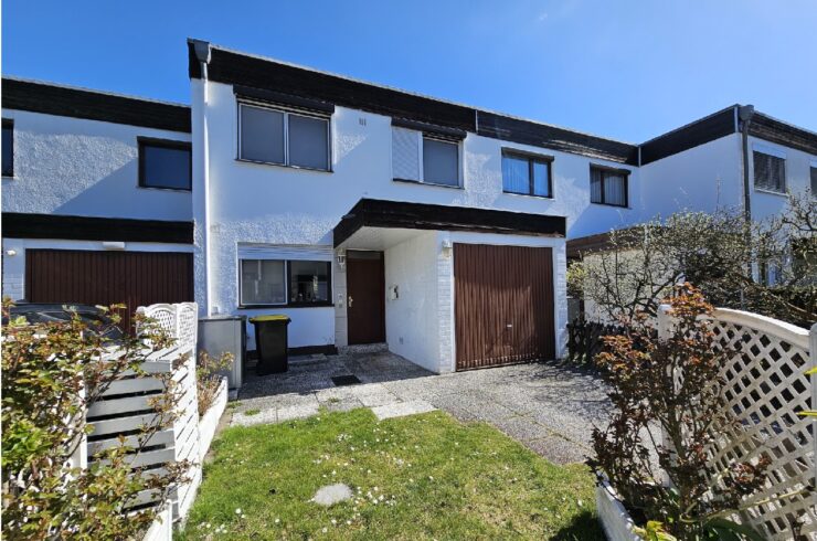 Modernisierungsbedürftiges Reihenhaus mit neuer Wärmepumpe und PV – Anlage!