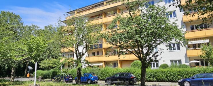 Provisionsfrei ! 2,5 Zimmer ETW in Schöneberger Top – Lage mit zwei Balkonen und Fahrstuhl !