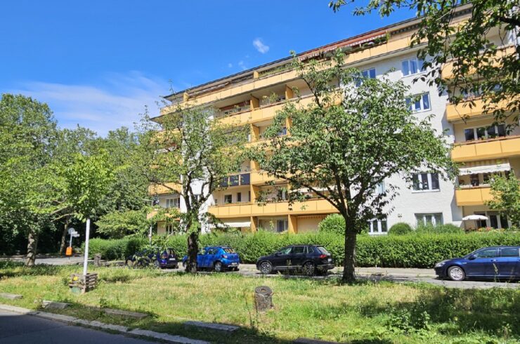 Provisionsfrei ! 2,5 Zimmer ETW in Schöneberger Top – Lage mit zwei Balkonen und Fahrstuhl !